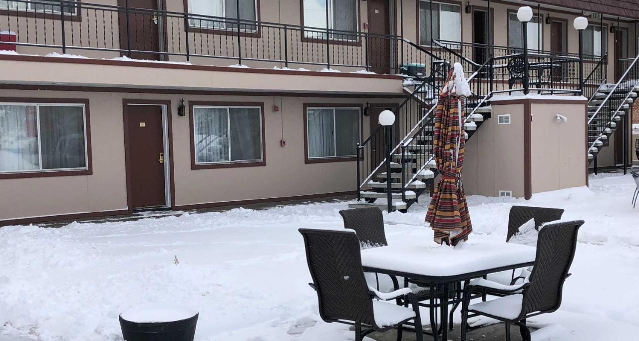 Bristlecone Motel Ely Bagian luar foto