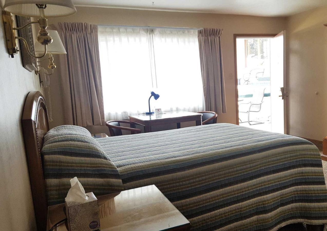 Bristlecone Motel Ely Bagian luar foto