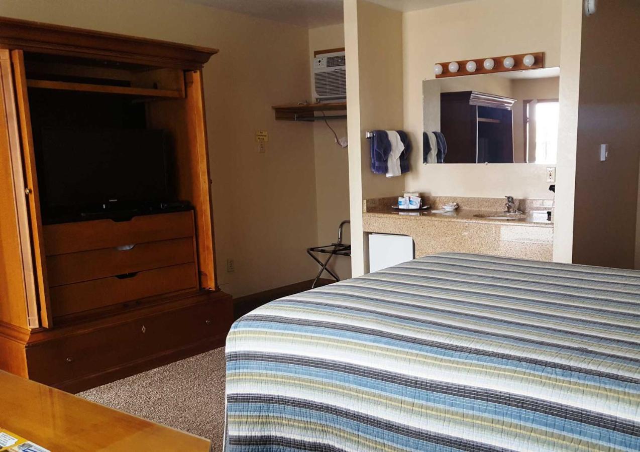 Bristlecone Motel Ely Bagian luar foto