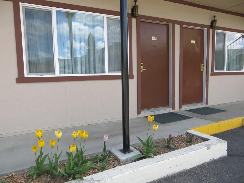 Bristlecone Motel Ely Bagian luar foto